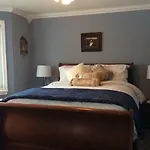 The Boston \'T\' Bed & Breakfast