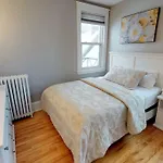 Bright Clean Private In The Heart Of Downtown! Parking Wi-fi Smart Tv Included *