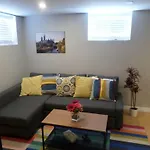 Fantastic And Modern Downtown 1-Bed Basement Apt., Parking Wi-Fi And Netflix Included