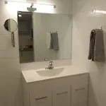 Apartment Fantastic And Modern Downtown 1-bed Basement Apt., Parking Wi-fi And Netflix Included Ottawa