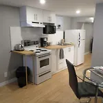 Fantastic And Modern Downtown 1-Bed Basement Apt., Parking Wi-Fi And Netflix Included