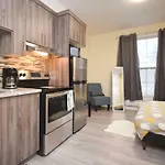 Cozy Studio - 378 Dalhousie Street