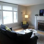 Beautiful, Clean, Quiet 2 Br-in Downtown Ottawa. Parking, Wifi And Netflix Included *