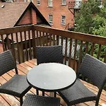 Bright Clean Private In The Heart Of Downtown! Parking Wi-fi Smart Tv Included