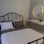 Beautiful, Clean, Quiet 2 Br-in Downtown Ottawa. Parking, Wifi And Netflix Included Apartment *