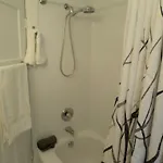 Apartment Beautiful, Clean, Quiet 2 Br-in Downtown Ottawa. Parking, Wifi And Netflix Included Ottawa