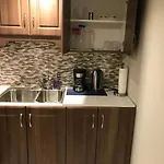 Self Check-in Spacious With Full Kitchen Apartment *