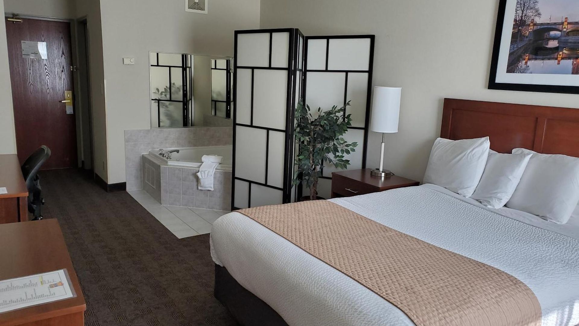 Hotel Days By Wyndham Airport