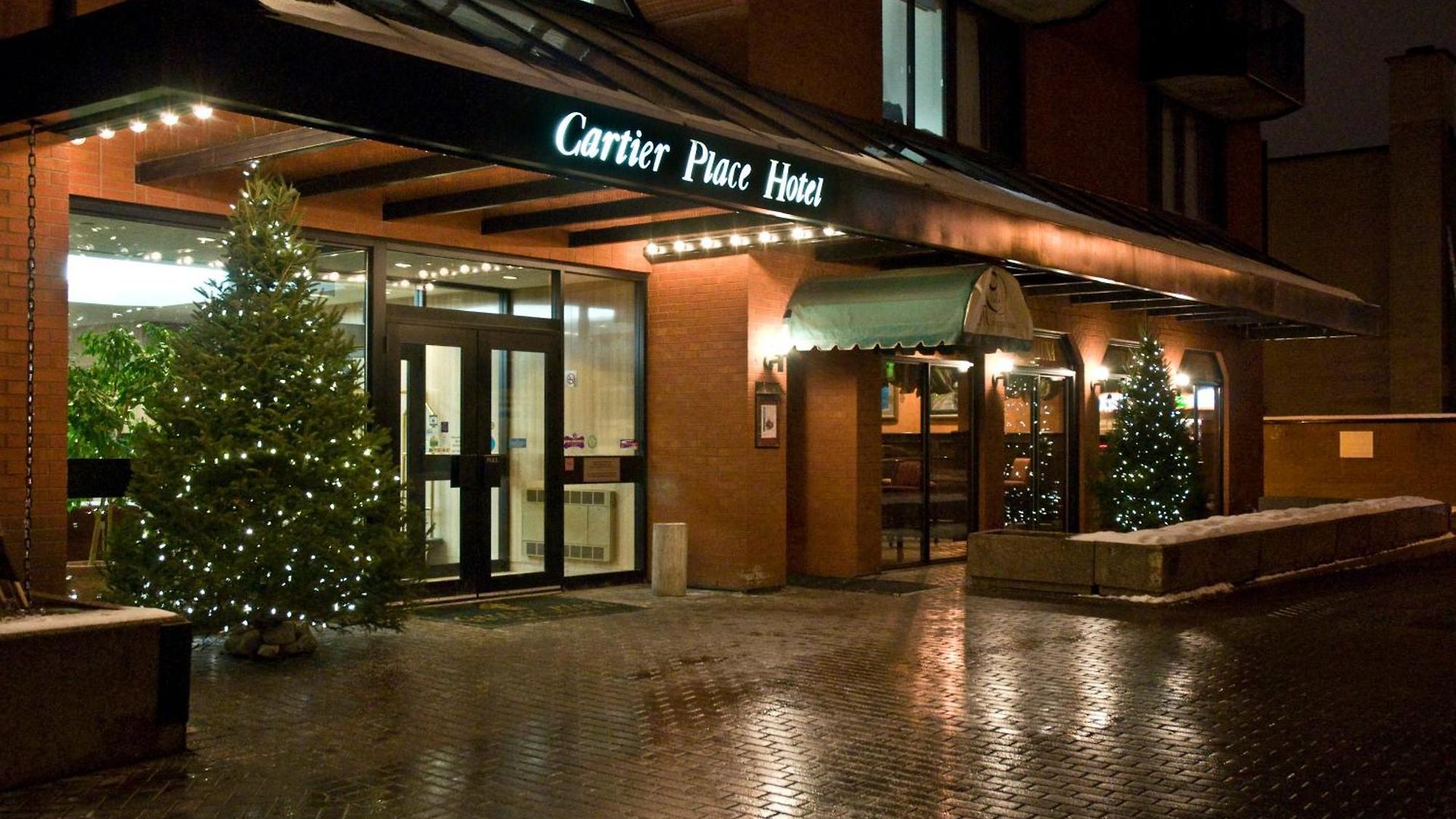 Cartier Place Hotel
