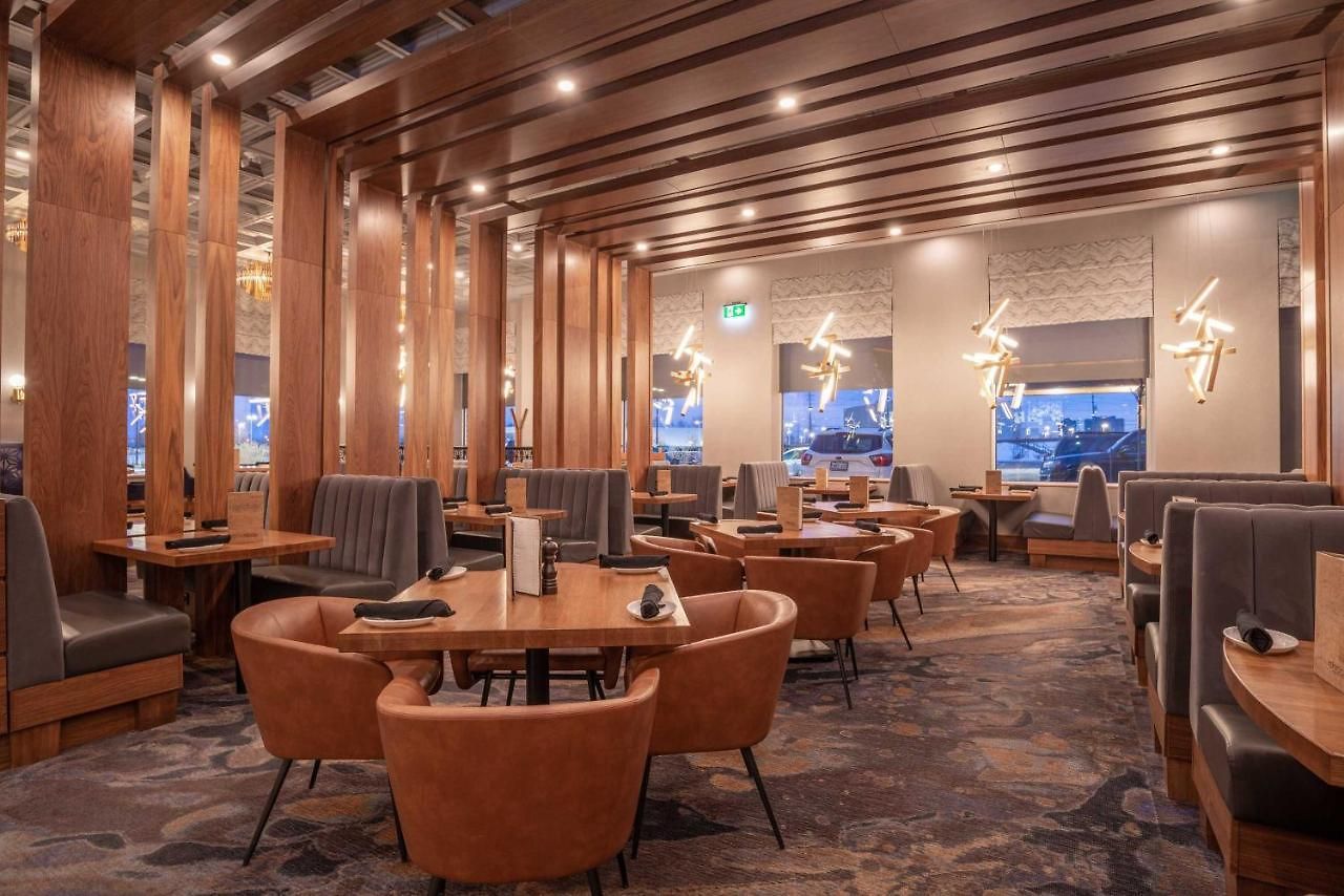 Hotel Sandman Signature Airport Ottawa