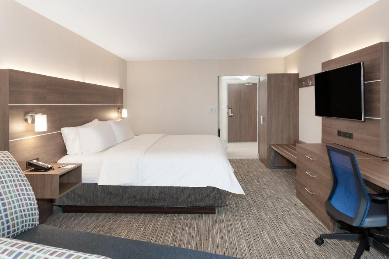 Express & Airport By Ihg Hotel Ottawa