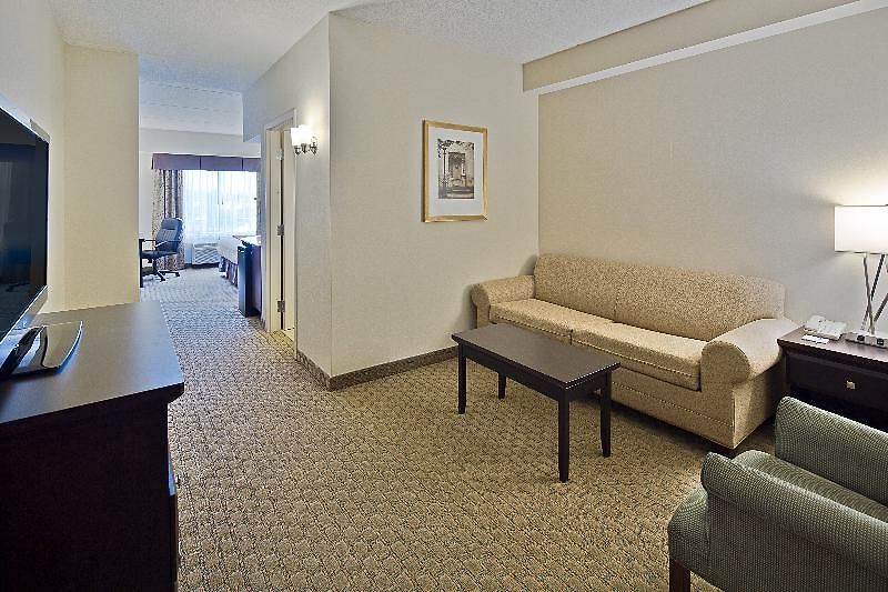 Express & Airport By Ihg 3*