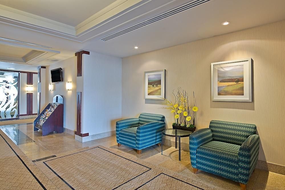 Hotel Express & Airport By Ihg 3*