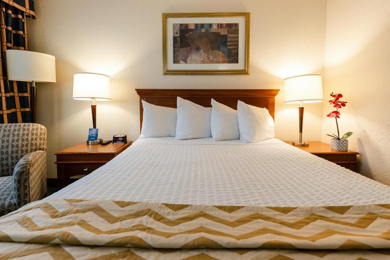 Travelodge By Wyndham East Hotel