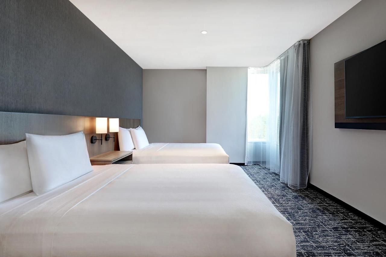 Hyatt Place West Hotel 3*