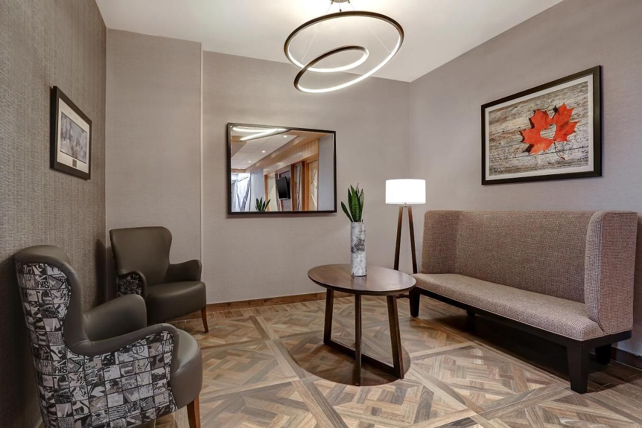 Hyatt Place West 3*