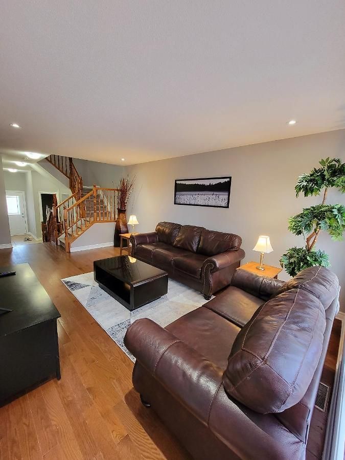 Cozy 3 Bedroom Town House 20 Min From Down Town And Airport Apartment Ottawa