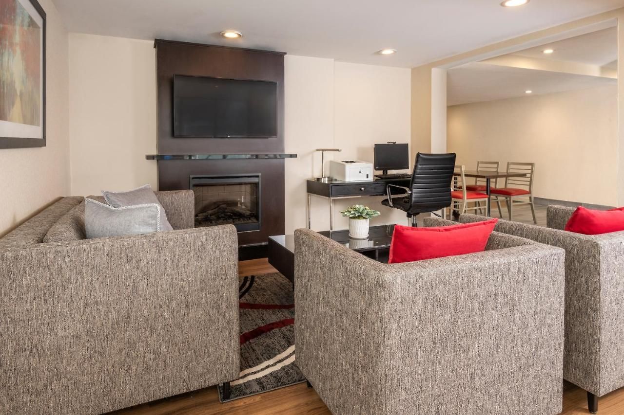 Comfort East Inn