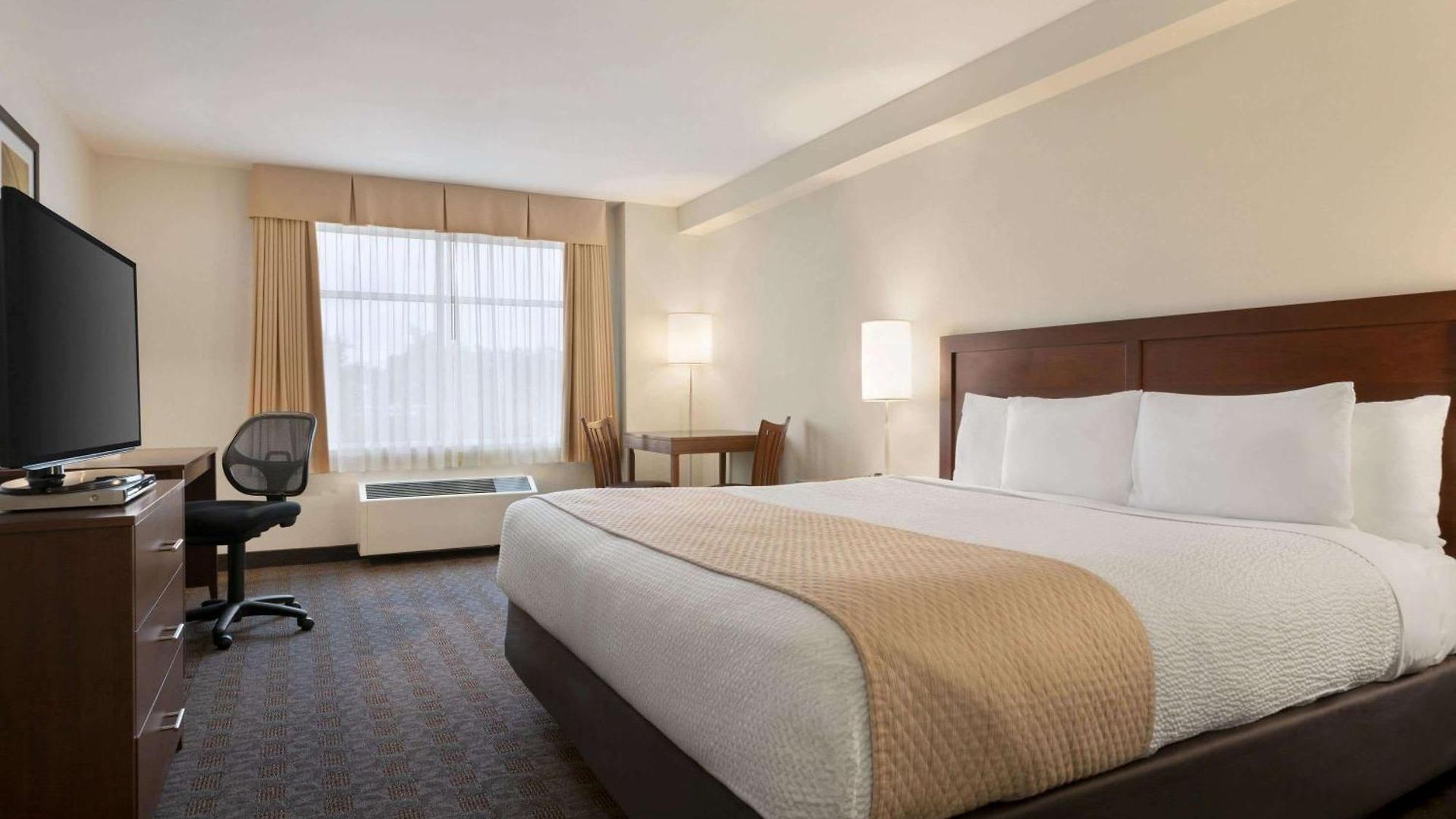 Hotel Days By Wyndham Airport 3*