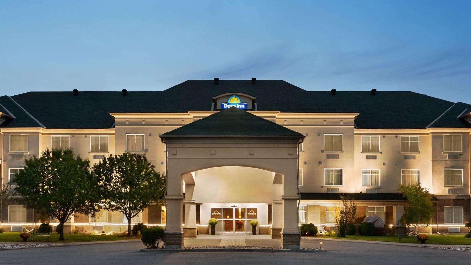Days By Wyndham Airport Hotel