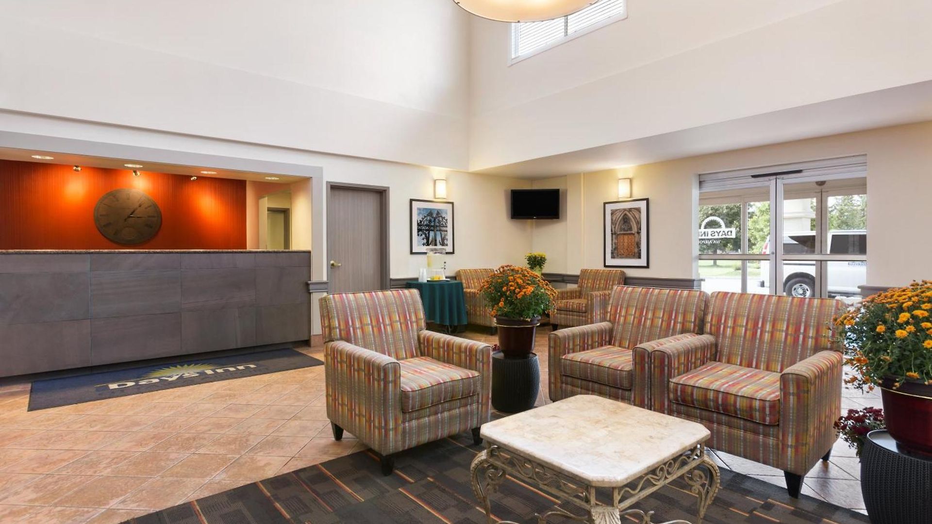 Days By Wyndham Airport 3*