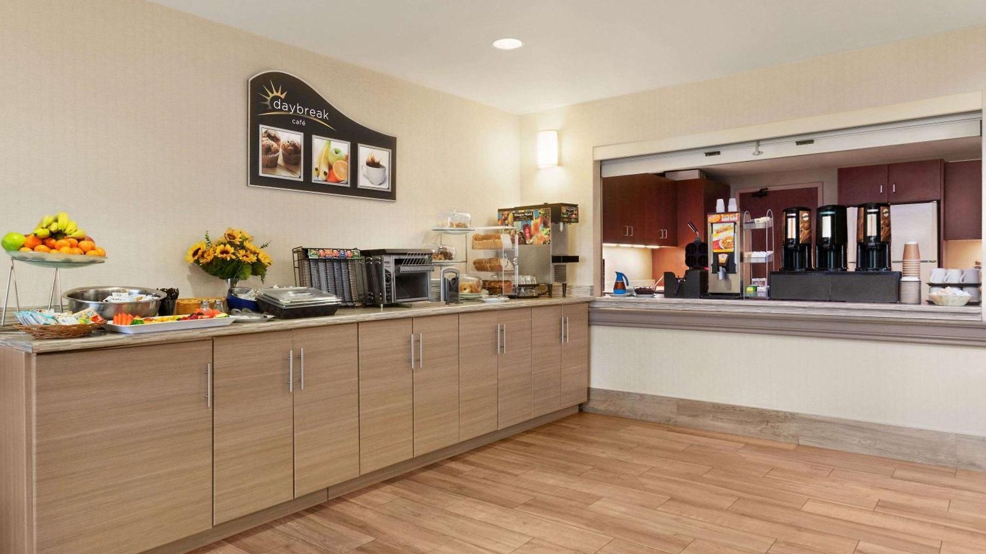 Days By Wyndham Airport Hotel 3*