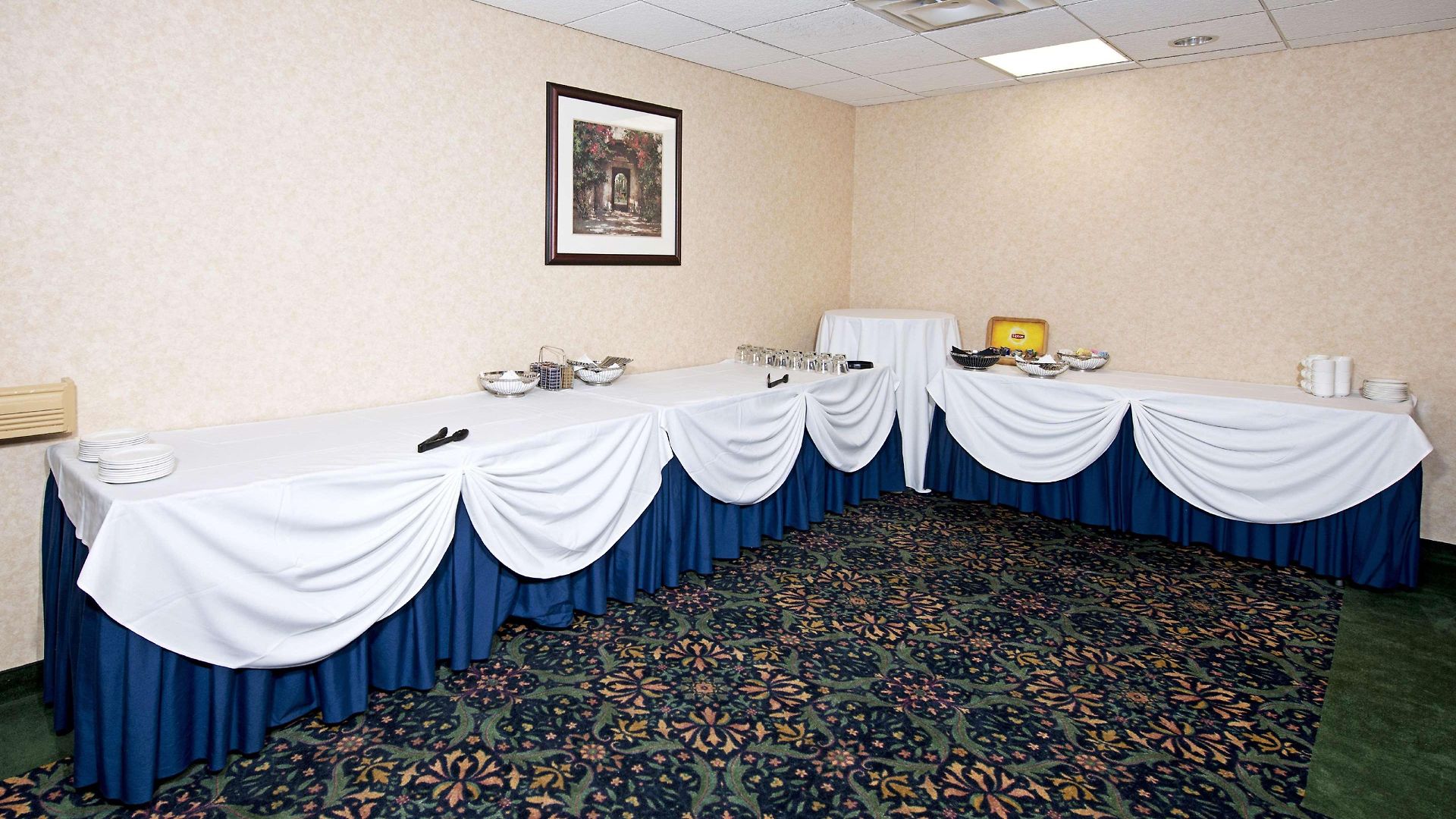 Hotel Hampton By Hilton Ottawa