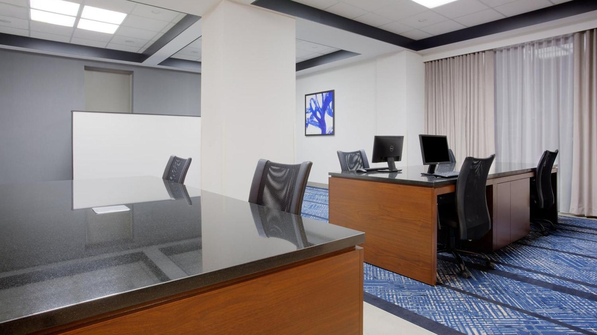 Hotel East By Ihg