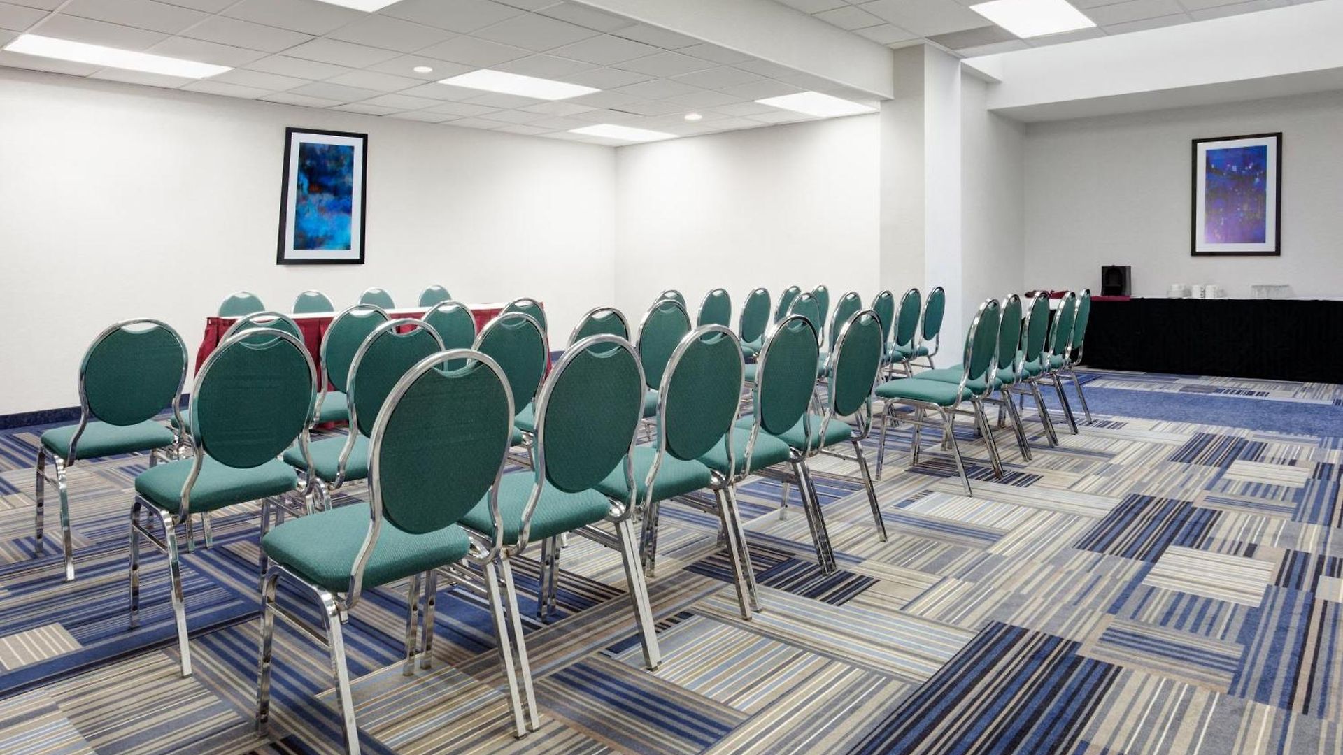 East By Ihg Ottawa