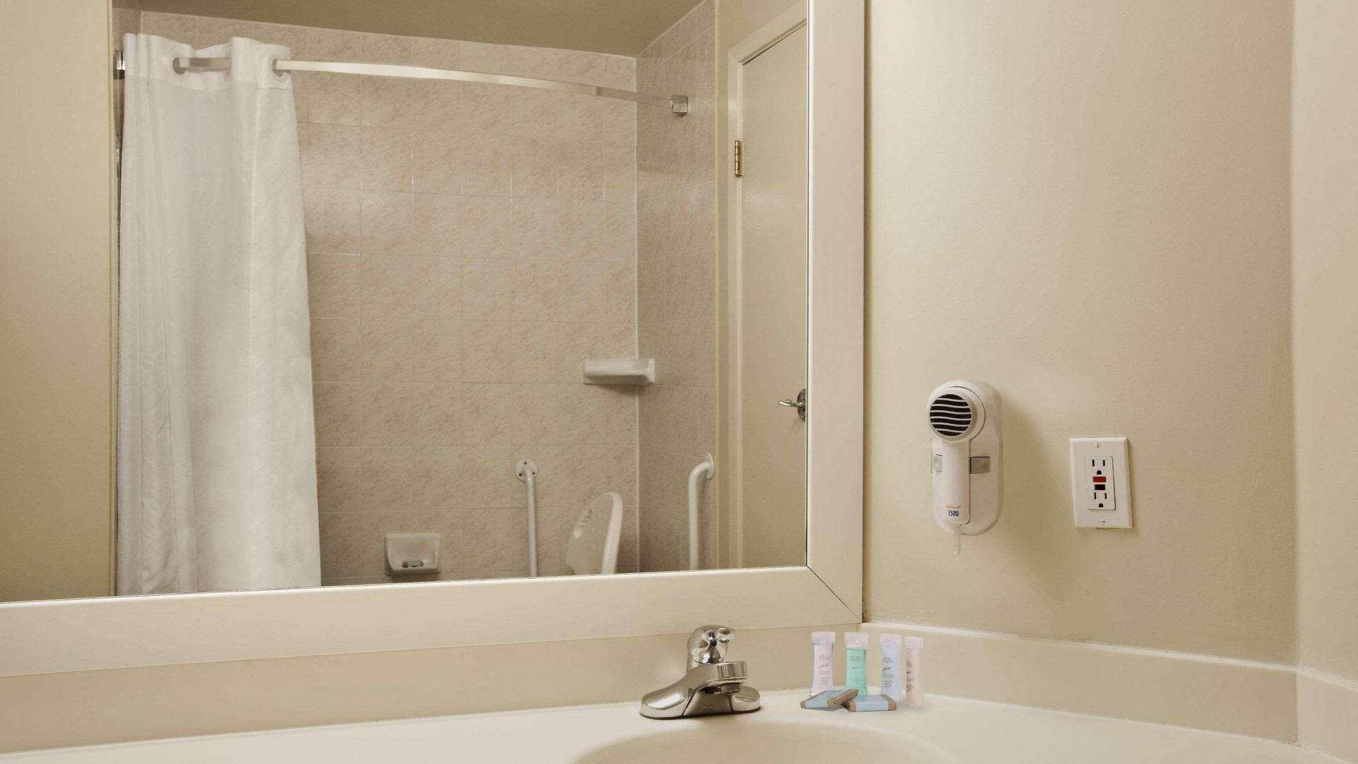 Hotel Travelodge By Wyndham West