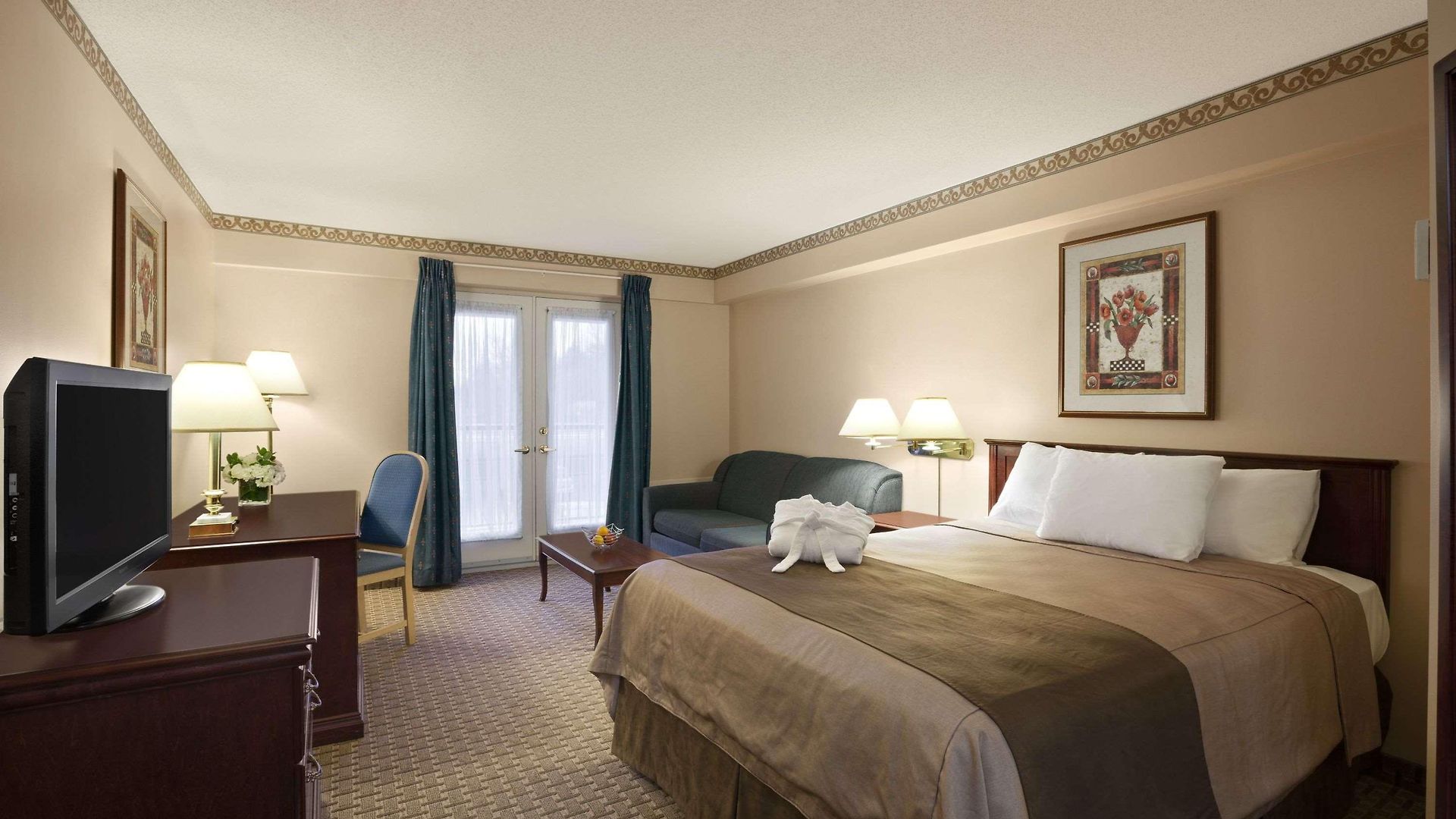 Travelodge By Wyndham West Ottawa