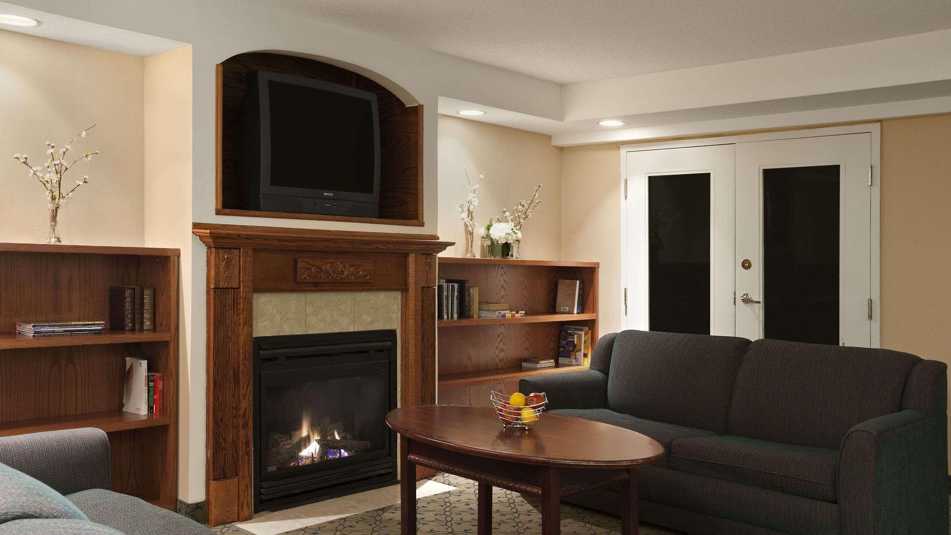 Travelodge By Wyndham West Hotel