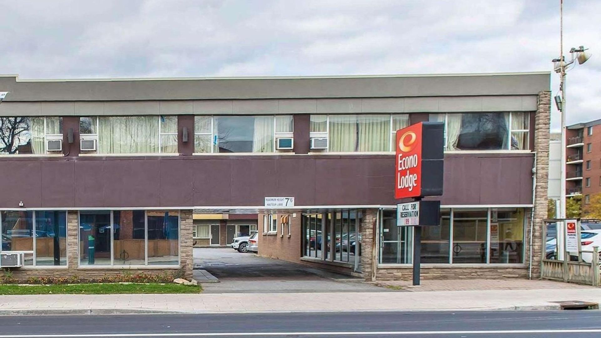 Econo Downtown * Ottawa