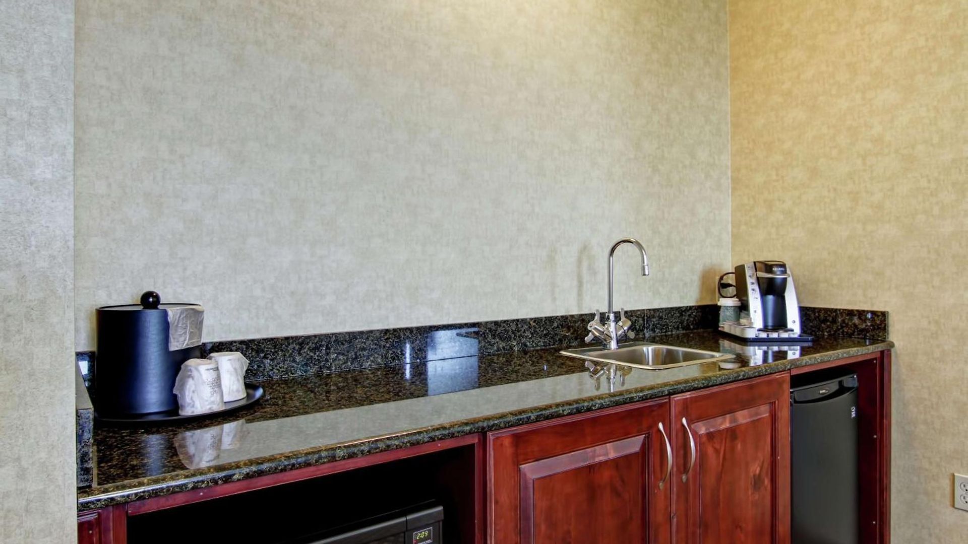 Hilton Garden Airport 3* Ottawa
