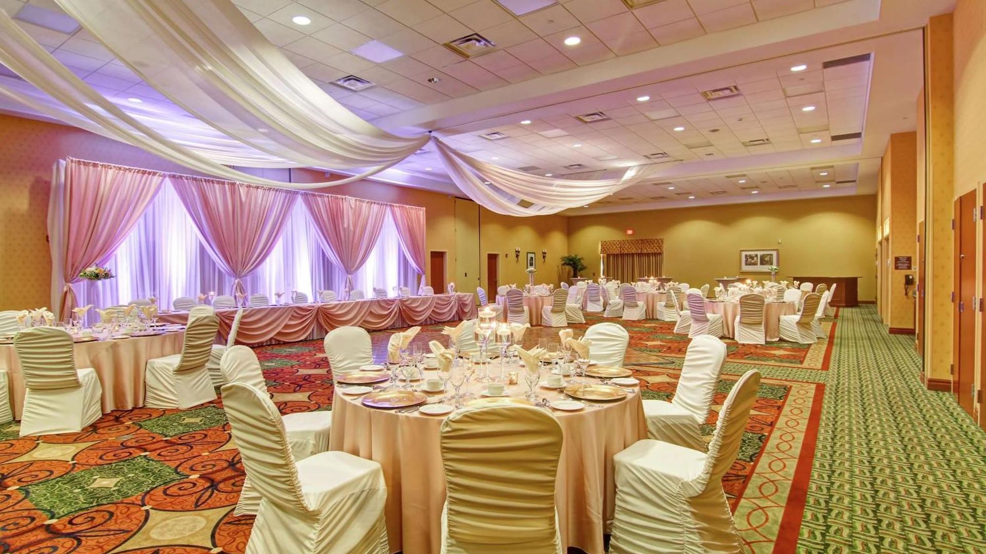 Hotel Hilton Garden Airport 3*