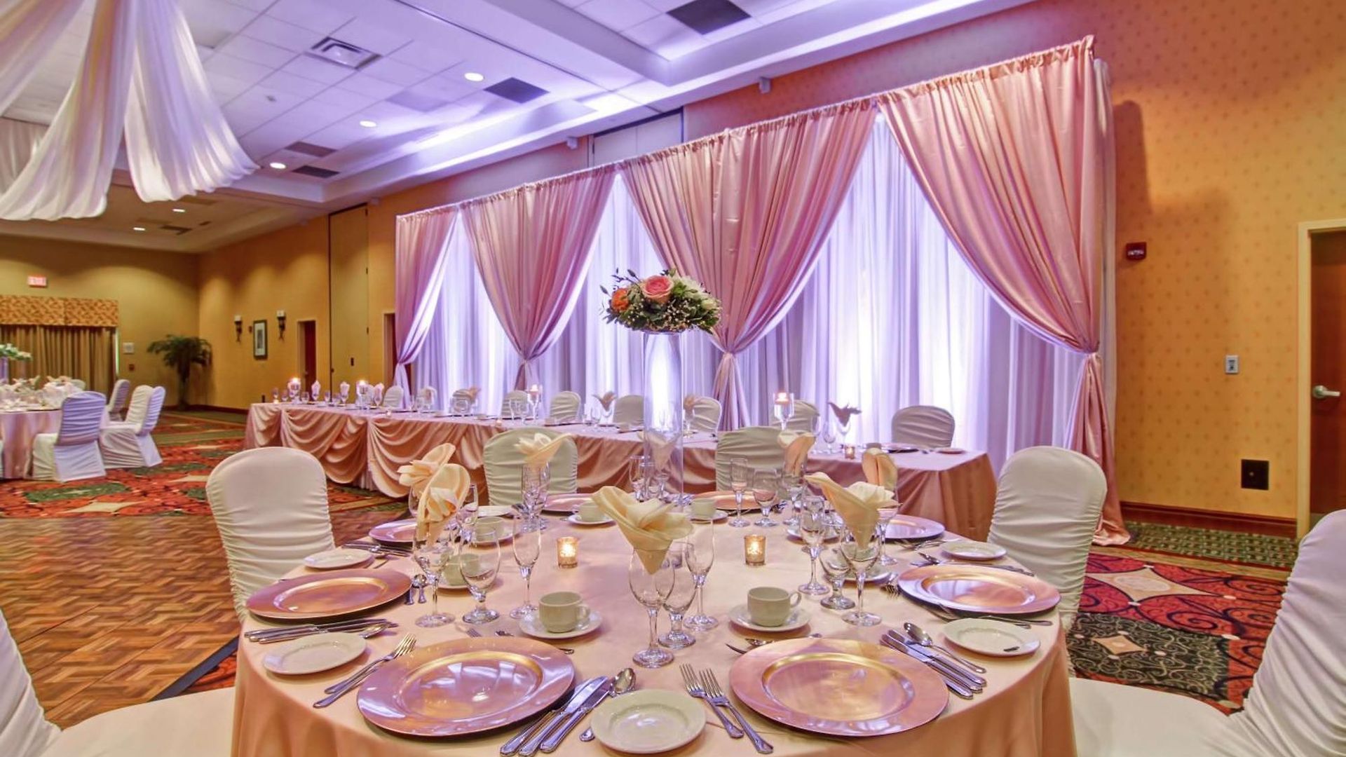 Hilton Garden Airport Hotel 3*
