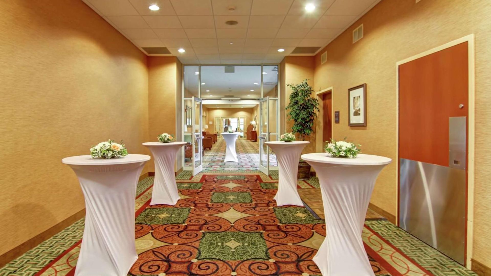 Hilton Garden Airport
