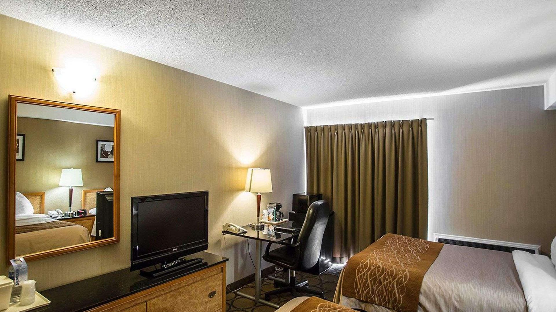 Comfort Kanata West Inn 4*