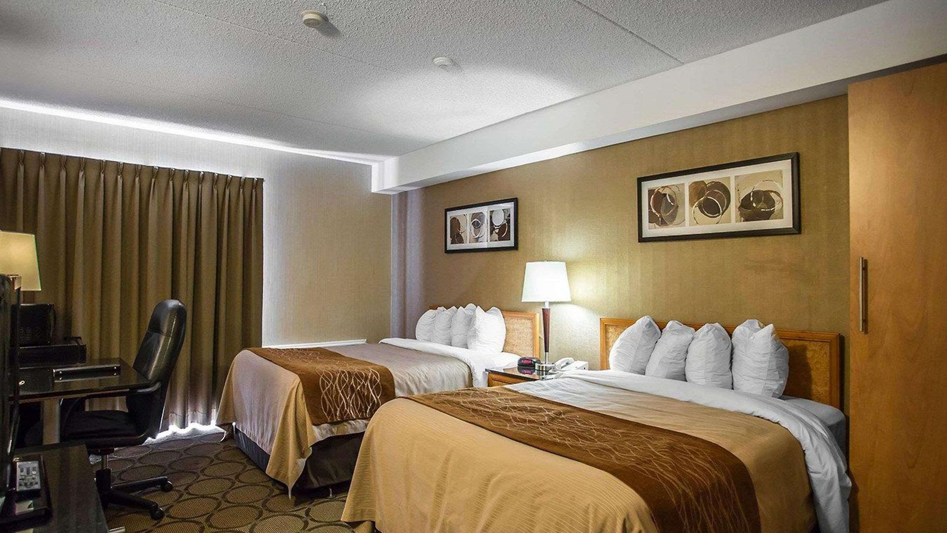 Comfort Kanata West Inn