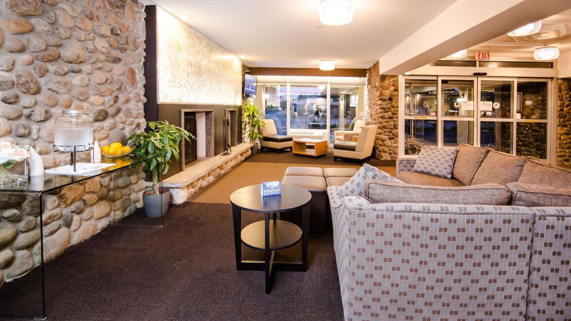 Western Kanata And Conference Centre Hotel 3*