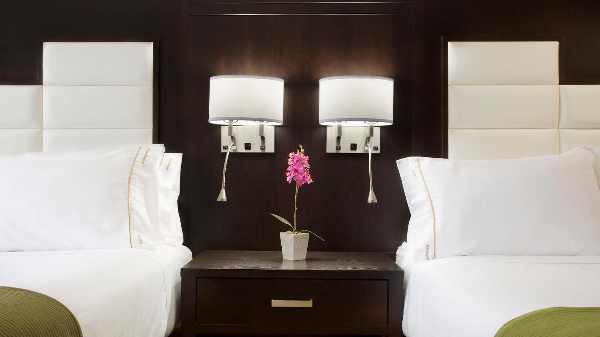 Express & West - Nepean By Ihg