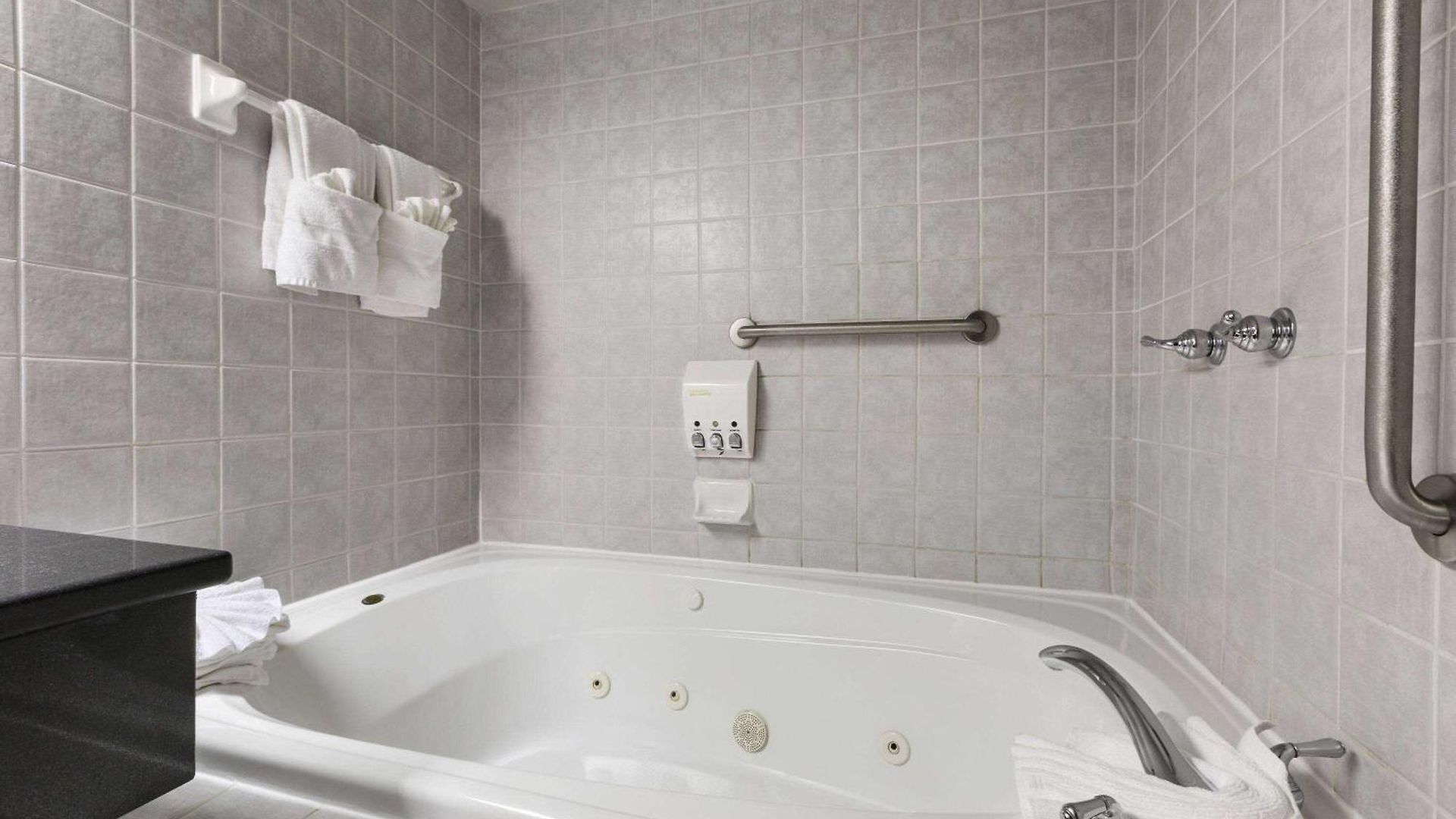 Days By Wyndham West 3*