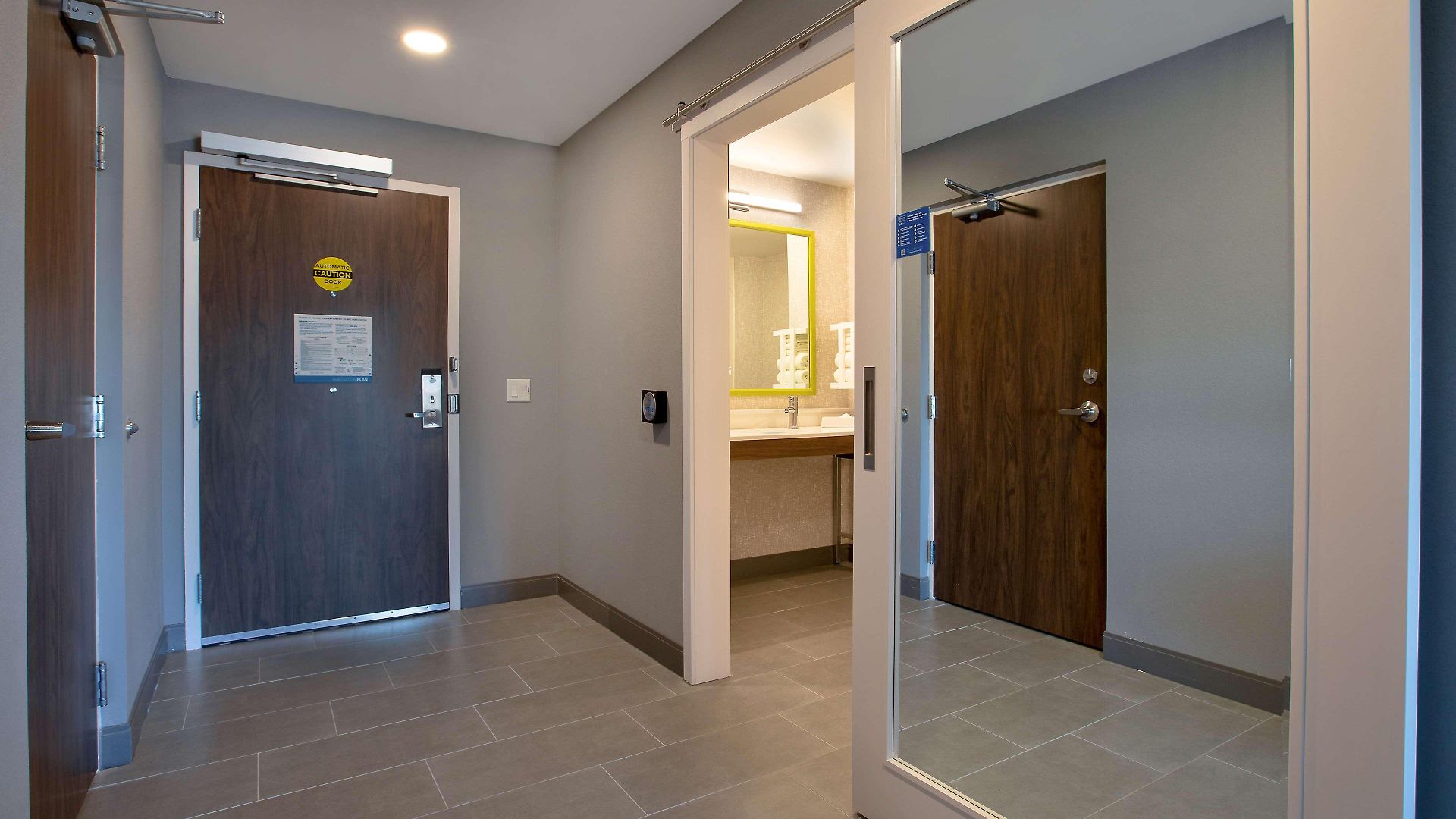 Hampton & West, Ontario, Canada Hotel 3*