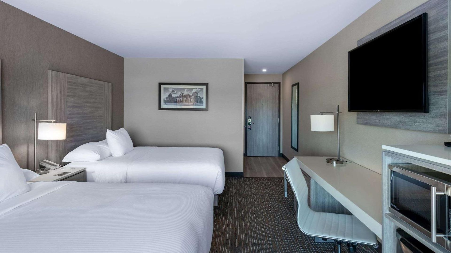Wingate By Wyndham Kanata West Hotel 3*