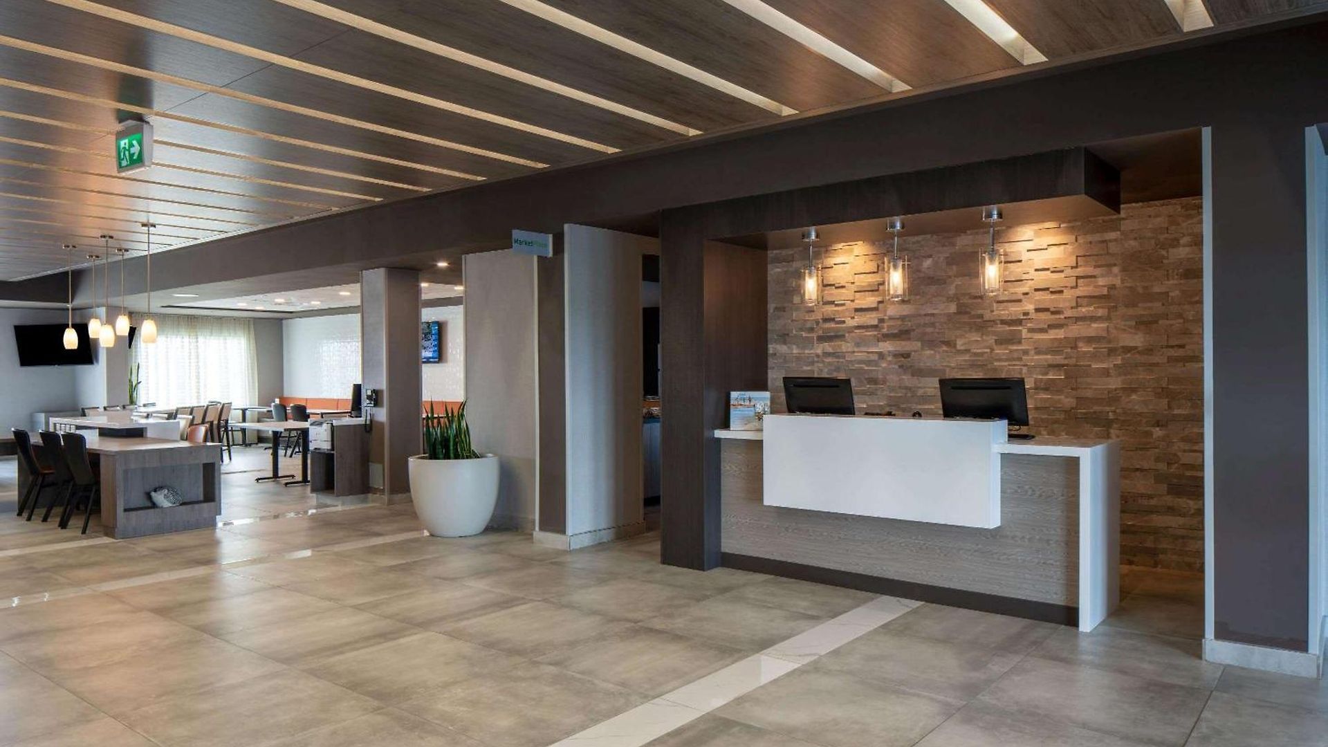 Wingate By Wyndham Kanata West Hotel