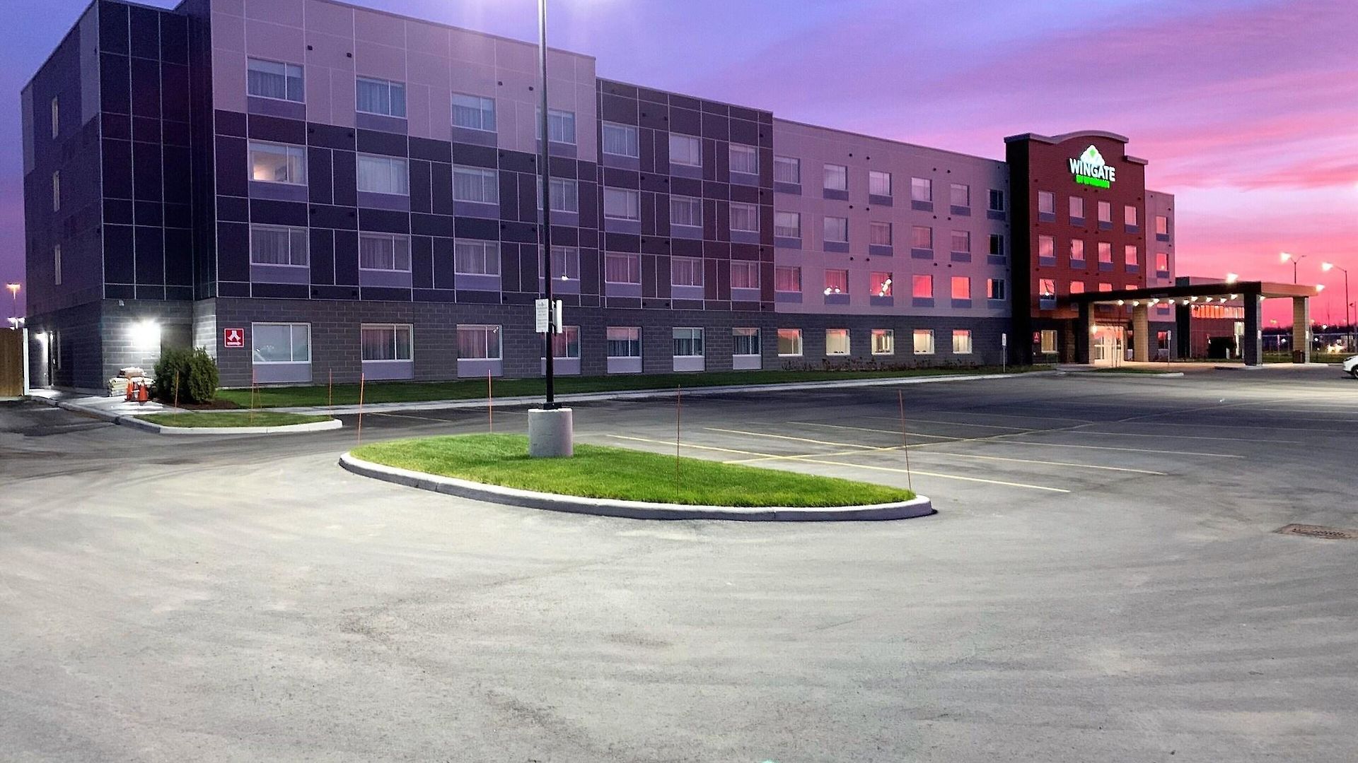 Hotel Wingate By Wyndham Kanata West 3*