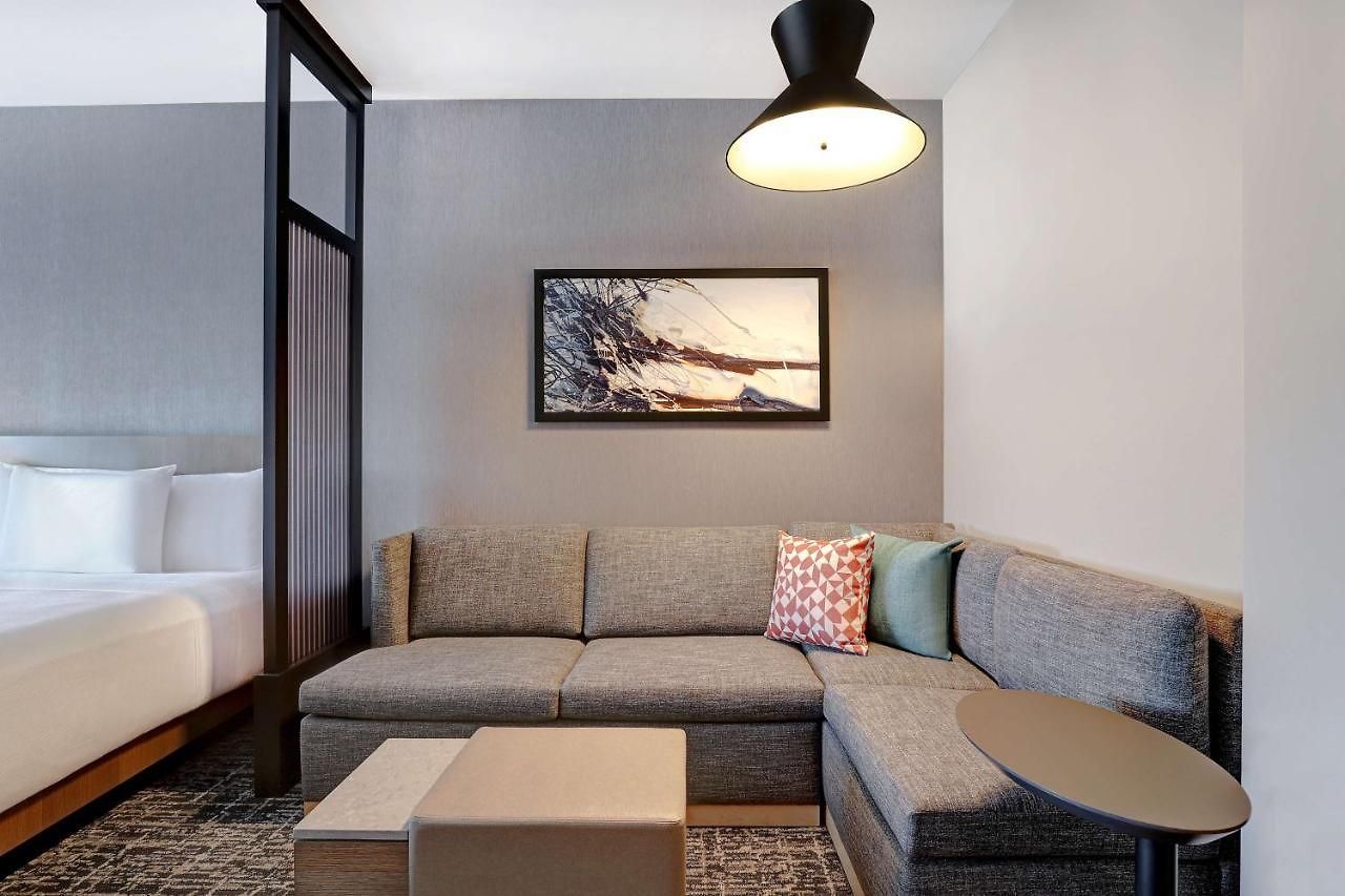 Hyatt Place West 3*