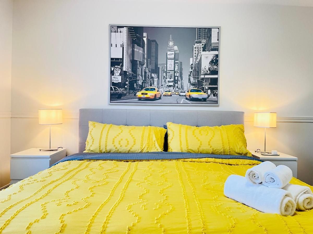 Guest house Spacious And Serene 3br Home. Newly Renovated. Ottawa