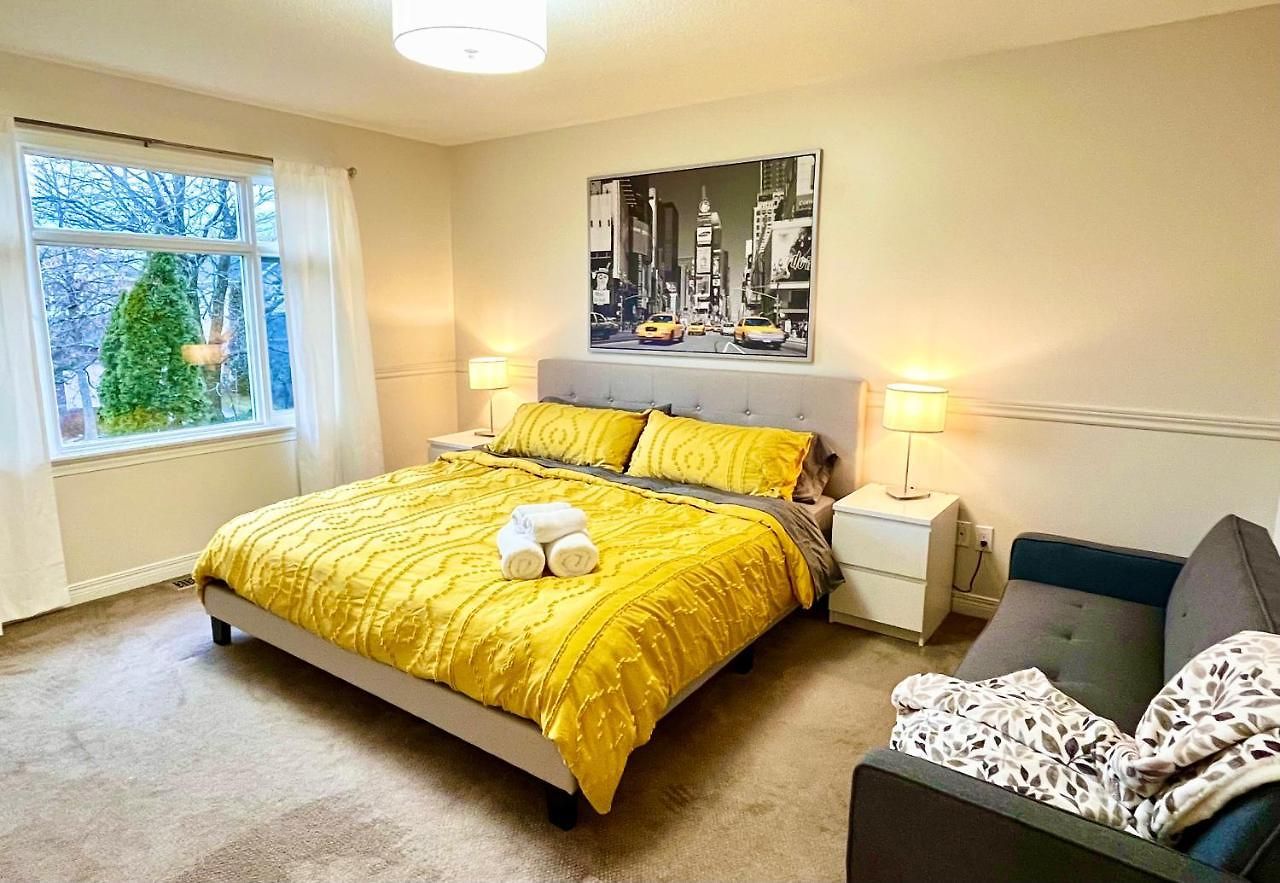 Guest house Spacious And Serene 3br Home. Newly Renovated. *