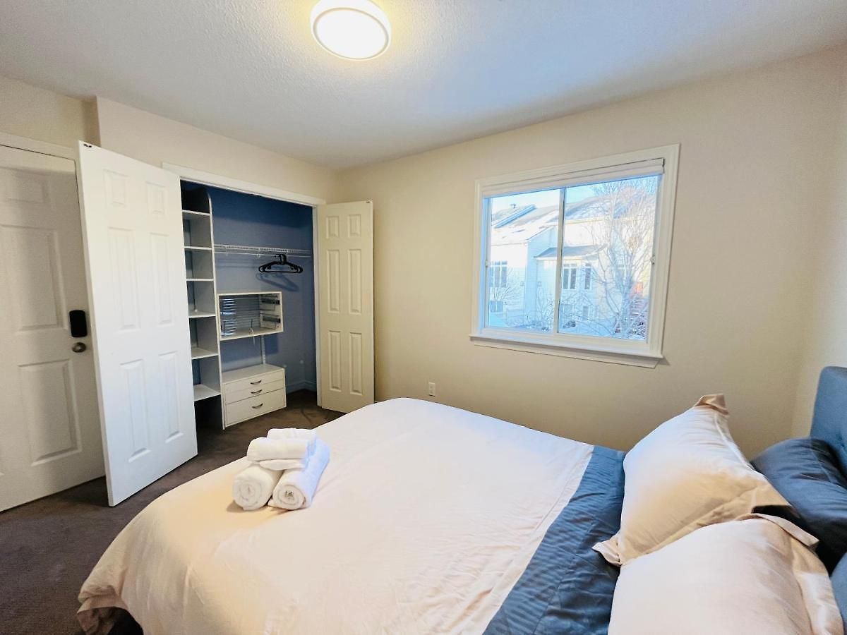 Spacious And Serene 3br Home. Newly Renovated. Guest house